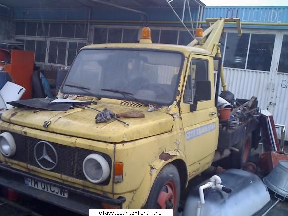 mai sint si alti vinatori - Un remorcher Mercedes in stare de functionare - Vanatoarea de epave