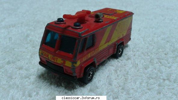 masinute de vanzare - de vanzare COMMAND VEHICLE de la MATCHBOX made in - Modelism si machetute