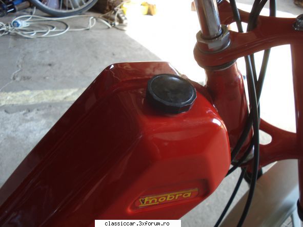 minimobra 1981 bordo - capacul de plastic original - Prezentare motociclete, motorete si biciclete de colectie