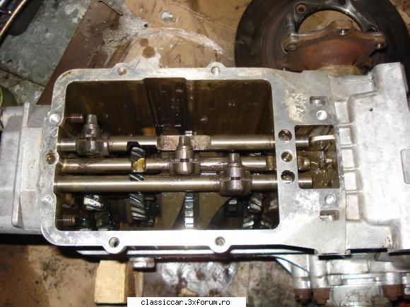 motor 2 CV - Tot cutia cu capacul de vizitare indep�rtat(este - Lucrari de intretinere