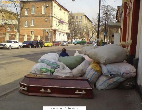 o foto... - Dar daca nu platesti rata de banca,te evacueaza - Coltul vesel