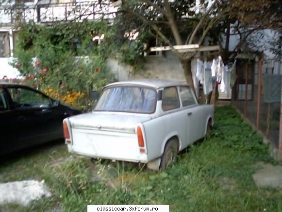 o mica "rezervatie" - si un Trabantel parasit... :( - Am vazut prin Cluj-Napoca