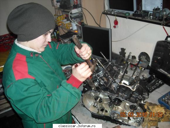 poze cu forumistii classiccar - si nebuna mea la lucru pe un bloc motor de - Prezentare forumisti