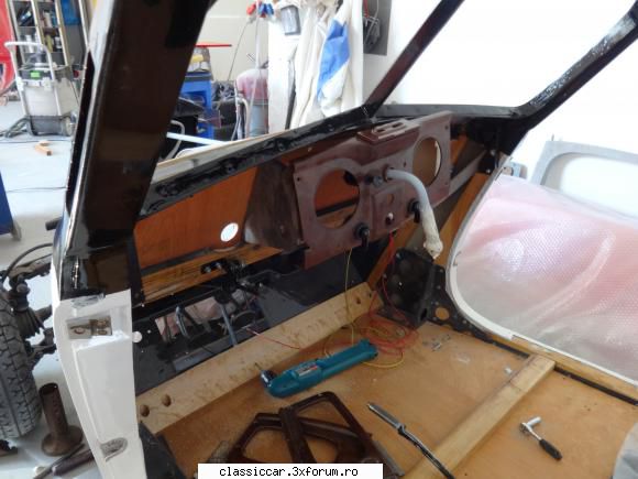 reconditionare IFA F8 Cabrio - Suporti si bord de proba la alinierea gaurilor - Reconditionari si Restaurari