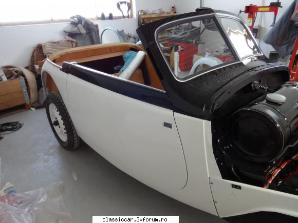 reconditionare IFA F8 Cabrio - Parbrize puse si o usa - Reconditionari si Restaurari