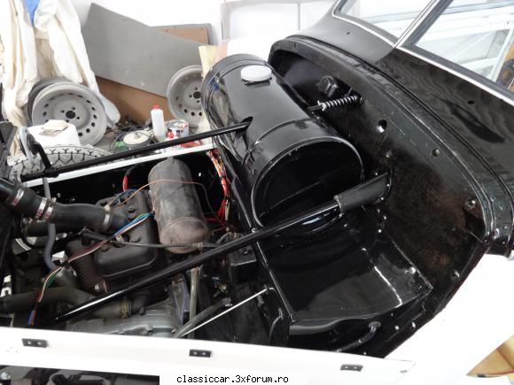 reconditionare IFA F8 Cabrio - Schimbatorul in compartimentul motor - Reconditionari si Restaurari