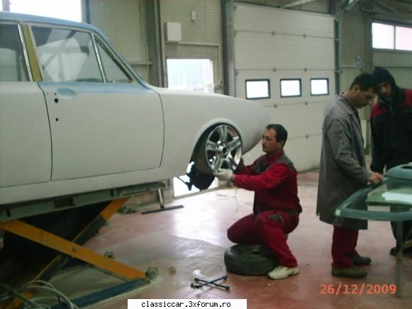 restaurarea unui ford corsair 1968 - la scut timp un coleg vine cu iidea de - Reconditionari si Restaurari