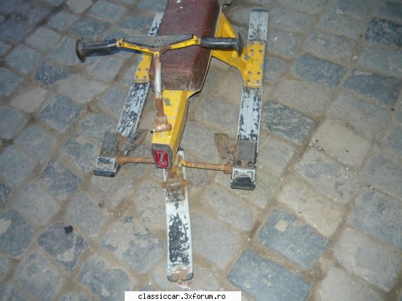 sanie veche rusesca -bob - este o piesa veche anii 70-80 - Vanzari-Cumparari biciclete