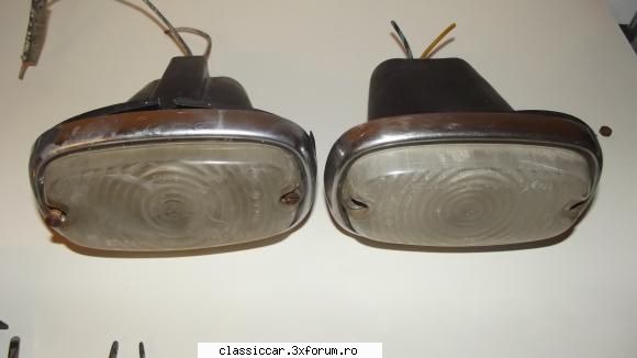 semnalizatoare fata fiat1300 - Am doua lampi de Fiat 1100D. nu stiu daca sunt - Cumparari piese