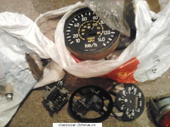 stopuri/semnalizatoare neidentificate, plus ceva piese de ceasuri bord - dragoshbaro - Donatii piese si accesorii