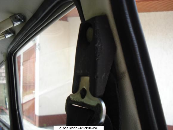 suport centuri Dacia - Cump�r o pereche de suport de plastic de centuri - Cumparari piese