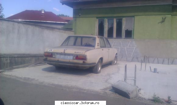 un BMW, o motocicleta, un fiat - Motocicleta este un Kawasaki Estrella, nu stiu - Am vazut prin Cluj-Napoca
