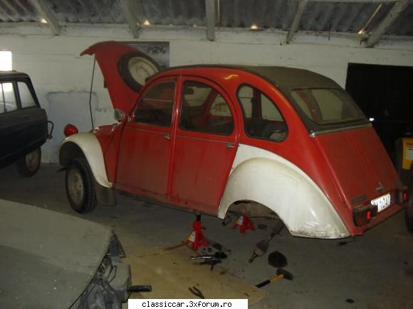 un Citroen 2CV 4x4 - Masin� unic� in Ungaria,proprietetea unui cet�tea - Prezentare masini