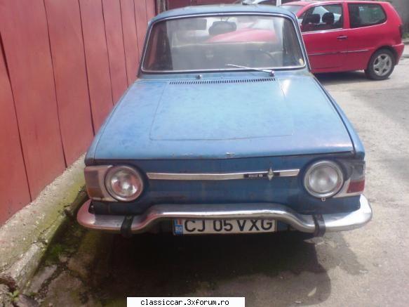 un renault 10 plictisit... - sta saracul ingropat in astfalt de ceva - Am vazut prin Cluj-Napoca