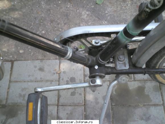 una neagra si una rosie. - gresaj la pedale - Prezentare motociclete, motorete si biciclete de colectie