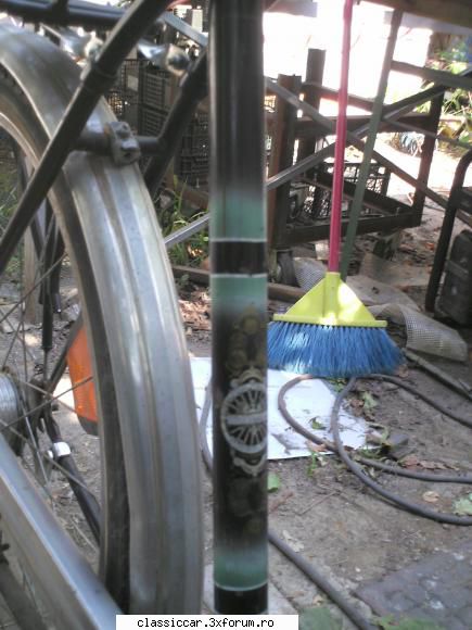 una neagra si una rosie. - autom - Prezentare motociclete, motorete si biciclete de colectie