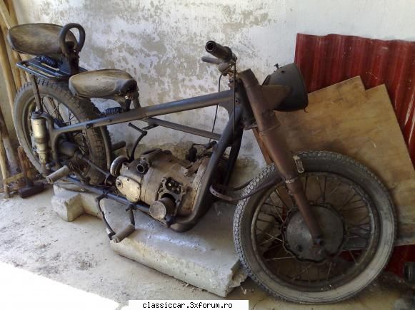 ural M72 - motocicleta... in curs de complectare - Prezentare motociclete, motorete si biciclete de colectie