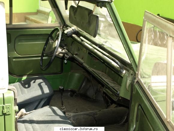 vw 181 ,alintat kubelwagen . - Are un interior foarte simplu si ergonomic - Prezentare masini